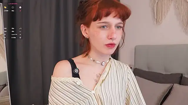 LeelooYolo online show from March 6, 3:51 pm