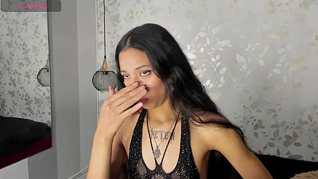 Snapshot of MegannBabby chatting on November 20, 7:58 pm MegannBabby online show from November 20, 7:58 pm