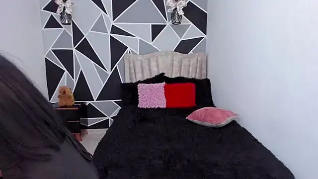 Snapshot of valeria-duarte chatting on January 18, 8:01 pm valeria-duarte online show from January 18, 8:01 pm