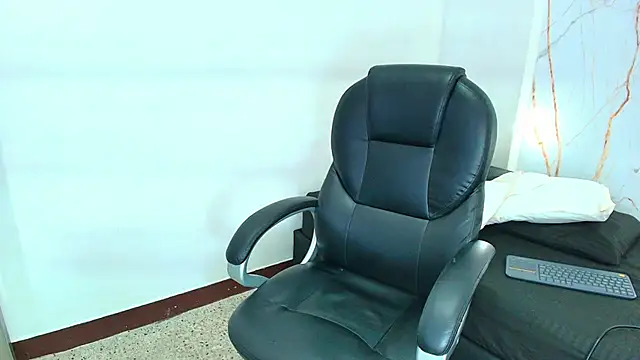 Karla hilton1 online show from February 12, 11:43 am