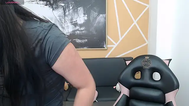 olivia russo  online show from September 22, 1:06 pm