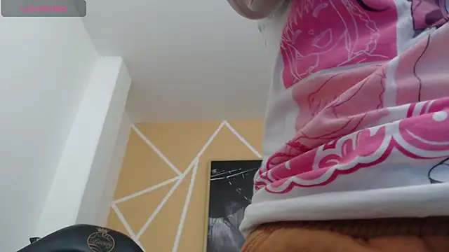 Snapshot of olivia_russo_ chatting on October 19, 1:03 pm olivia russo online show from October 19, 1:03 pm