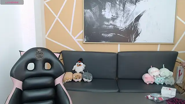 olivia russo  online show from November 30, 1:12 pm