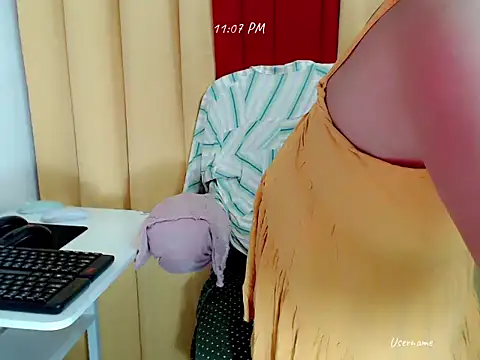 nesianhottits online show from May 20, 3:09 pm