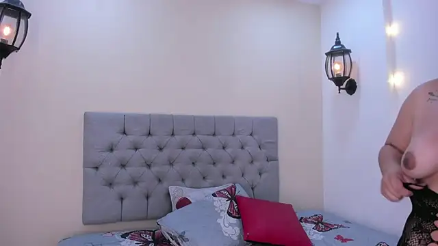 SophieBigass online show from October 4, 7:48 pm