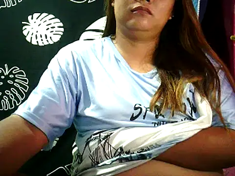 Snapshot of yuana25 chatting on June 19, 11:38 am yuana25 online show from June 19, 11:38 am