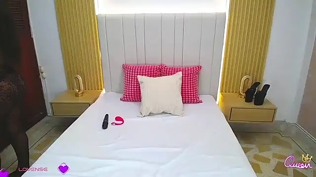 WildScarlet online show from March 14, 1:17 pm