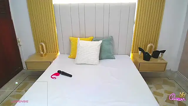 Snapshot of WildScarlet chatting on February 14, 1:11 pm WildScarlet online show from February 14, 1:11 pm