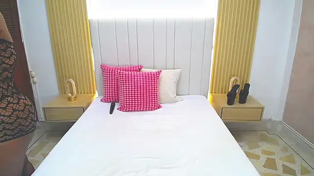 WildScarlet online show from March 13, 3:17 pm