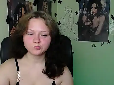 Snapshot of LadyAlice_ chatting on June 29, 6:20 am LadyAlice online show from June 29, 6:20 am