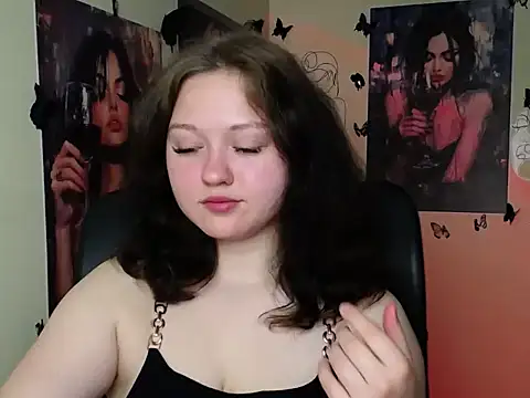 Snapshot of LadyAlice_ chatting on June 5, 5:56 am LadyAlice online show from June 5, 5:56 am