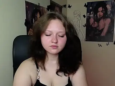 Snapshot of LadyAlice_ chatting on July 2, 6:19 am LadyAlice online show from July 2, 6:19 am