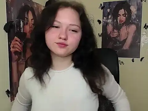 LadyAlice  online show from April 3, 6:20 am