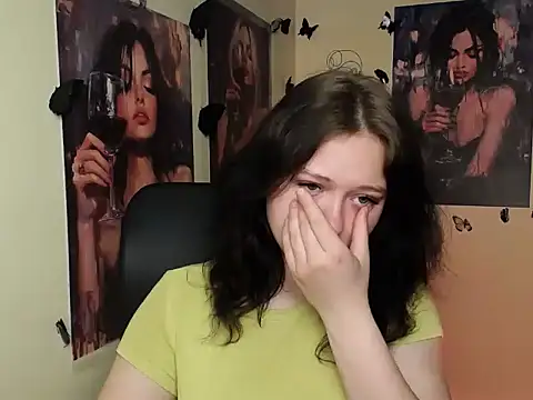 LadyAlice  online show from April 9, 6:15 am