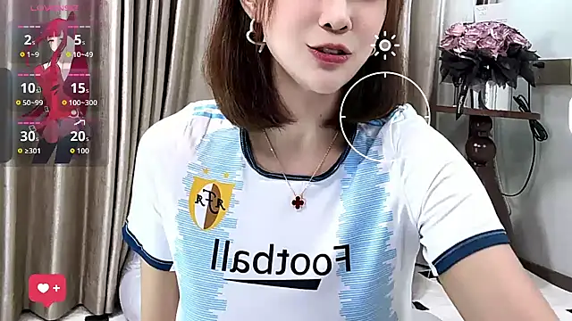 yue yue online show from October 12, 11:55 am