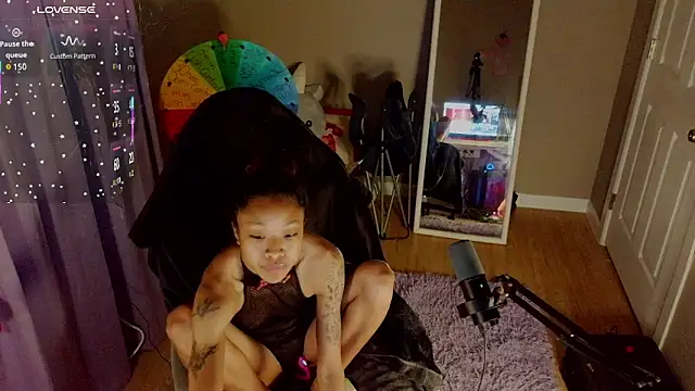 Snapshot of rubywithpearls chatting on April 6, 4:41 am rubywithpearls online show from April 6, 4:41 am