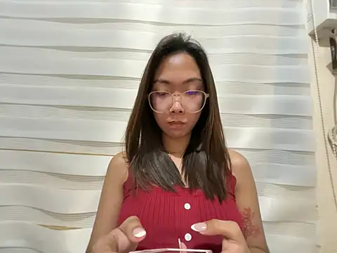 Sluttgwen69 online show from March 11, 2:22 pm