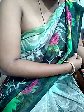 Snapshot of lolida69thamil chatting on October 1, 5:17 pm lolida69thamil online show from October 1, 5:17 pm