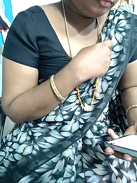 Snapshot of lolida69thamil chatting on October 6, 5:46 pm lolida69thamil online show from October 6, 5:46 pm