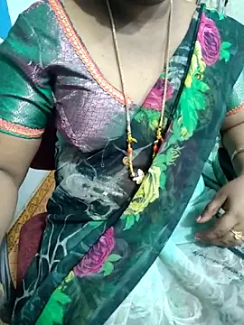 Snapshot of lolida69thamil chatting on October 4, 6:15 am lolida69thamil online show from October 4, 6:15 am