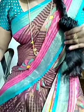 Snapshot of lolida69thamil chatting on September 27, 5:13 am lolida69thamil online show from September 27, 5:13 am