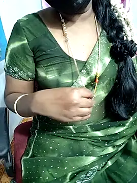 Snapshot of lolida69thamil chatting on January 18, 7:23 am lolida69thamil online show from January 18, 7:23 am