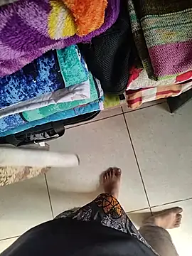 dhruve2010 online show from November 25, 9:20 am