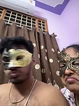 Snapshot of VVcouple chatting on November 11, 6:03 pm VVcouple online show from November 11, 6:03 pm