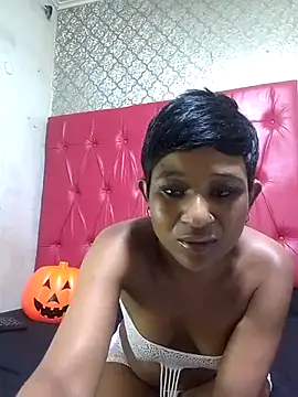 Snapshot of GoldenBigAssCurvy chatting on November 18, 12:59 am GoldenBigAssCurvy online show from November 18, 12:59 am