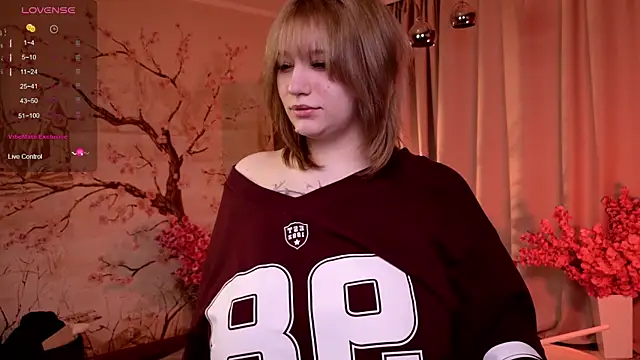 Morvelyn online show from November 19, 7:03 pm