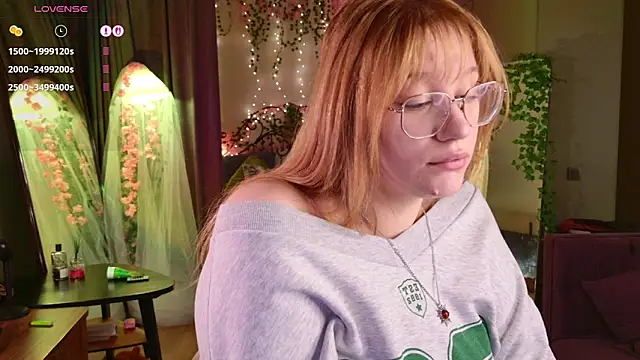 Morvelyn online show from February 25, 8:30 pm