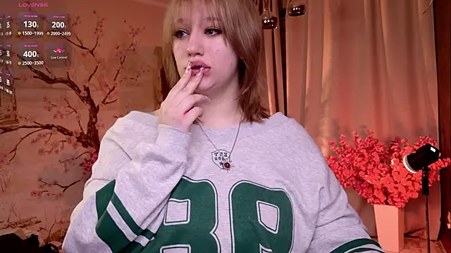 Morvelyn online show from November 20, 7:03 pm