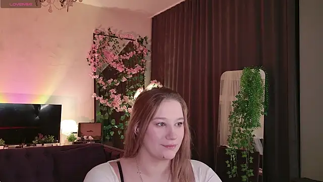 Snapshot of Morvelyn chatting on May 13, 11:01 pm Morvelyn online show from May 13, 11:01 pm