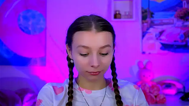 JulieDaniel online show from October 26, 4:35 am