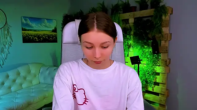 JulieDaniel online show from November 21, 8:13 am