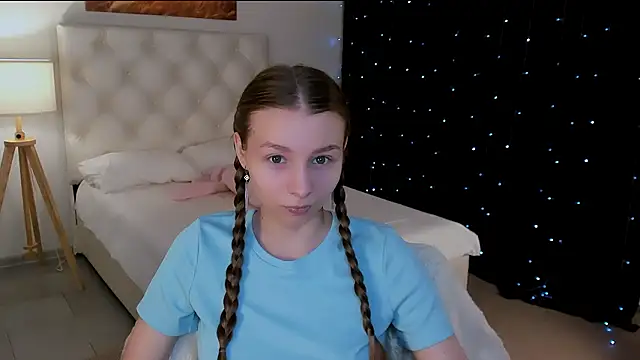 JulieDaniel online show from February 25, 8:14 am