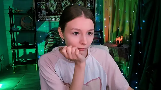 JulieDaniel online show from February 27, 4:45 am