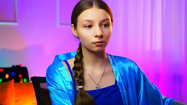 JulieDaniel online show from February 5, 6:42 am