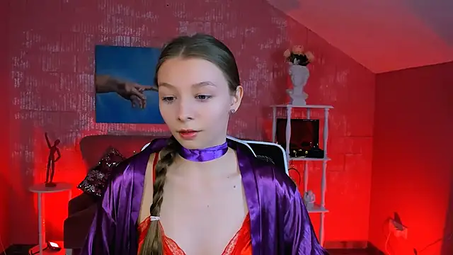 JulieDaniel online show from April 4, 4:30 am