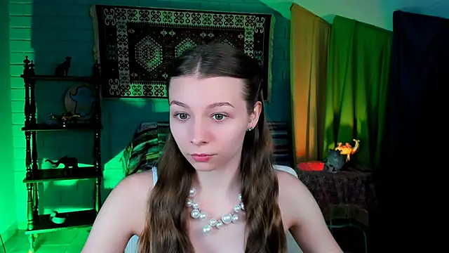 JulieDaniel online show from November 13, 8:07 am