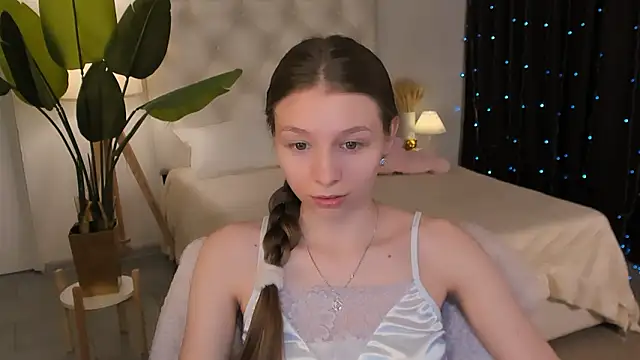 JulieDaniel online show from March 3, 5:03 am