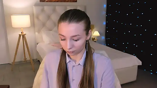 JulieDaniel online show from February 11, 4:12 am