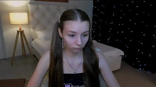 JulieDaniel online show from February 18, 4:21 am