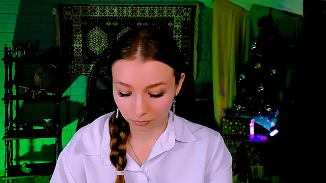 JulieDaniel online show from January 12, 8:32 am