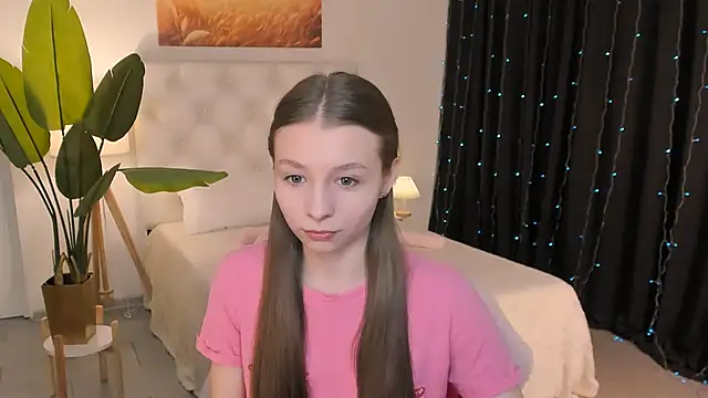 JulieDaniel online show from March 24, 4:12 am