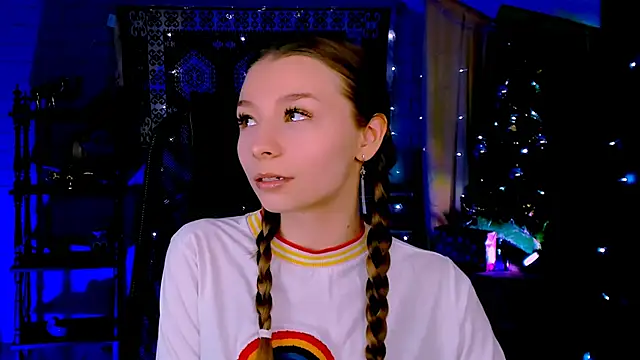 JulieDaniel online show from January 14, 8:29 am