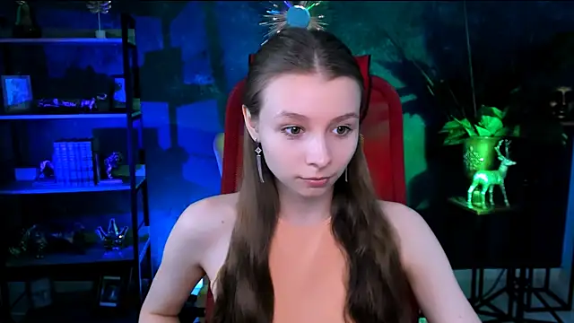 JulieDaniel online show from May 8, 4:16 am