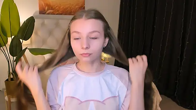 JulieDaniel online show from March 25, 4:23 am