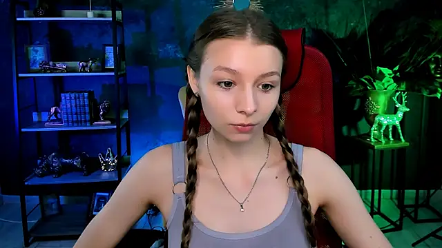 JulieDaniel online show from May 22, 4:21 am