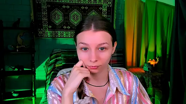 JulieDaniel online show from November 18, 4:16 am